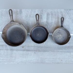 Cast Iron Skillet Set - Black Seasoned Frying Pans (3-Piece)